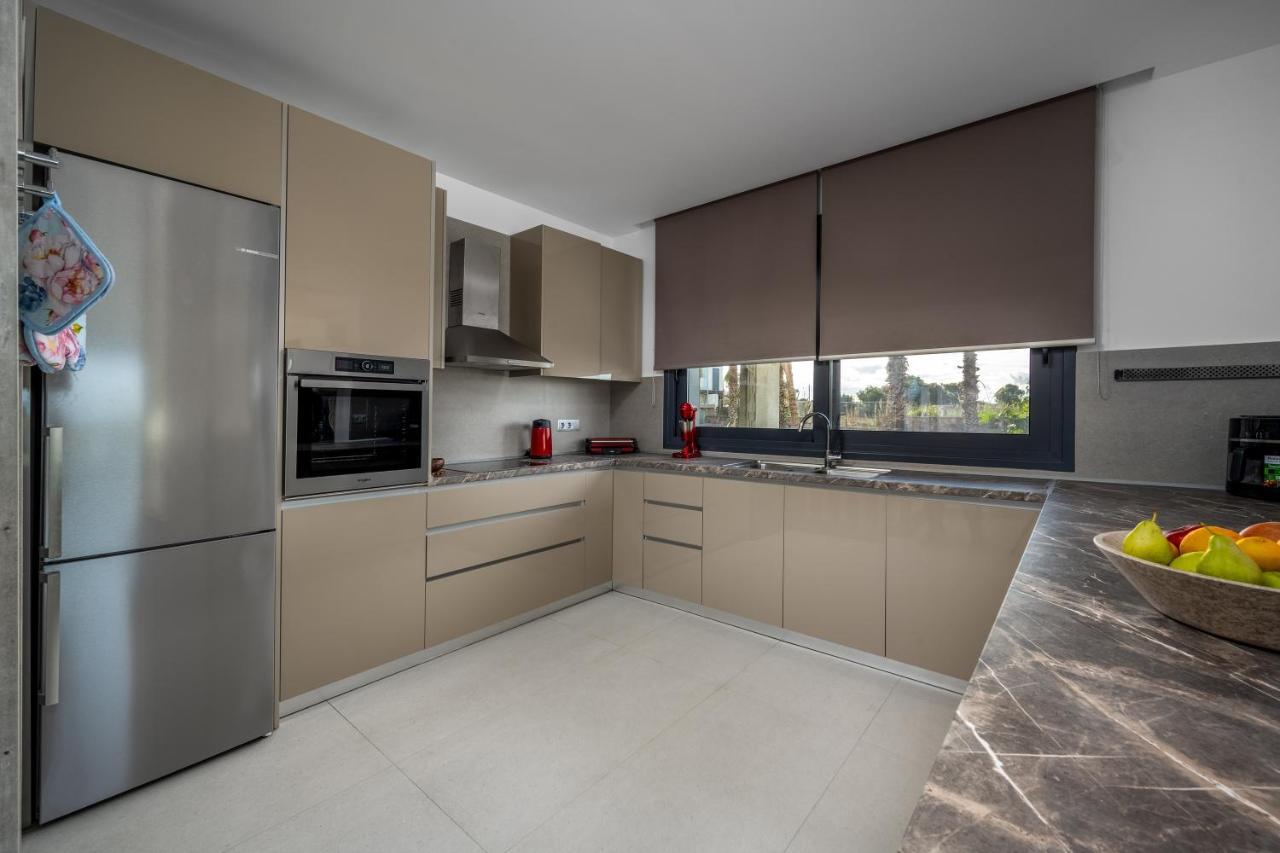 Penelope Beachfront Villa Kremasztí Kültér fotó