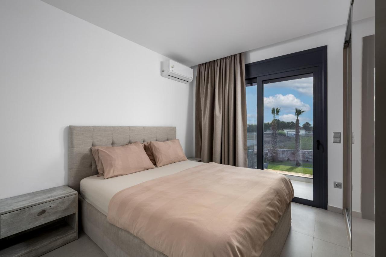 Penelope Beachfront Villa Kremasztí Kültér fotó