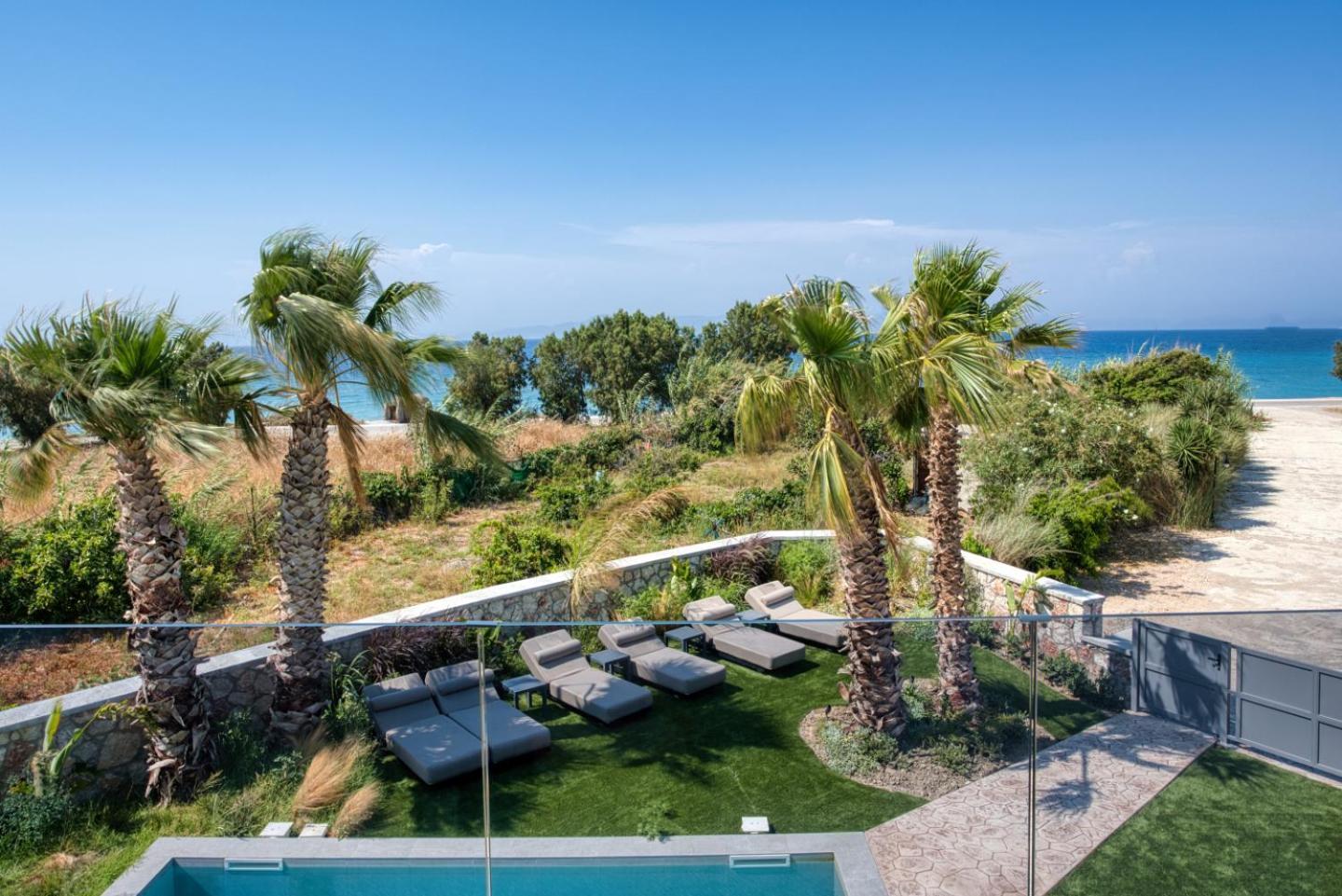 Penelope Beachfront Villa Kremasztí Kültér fotó