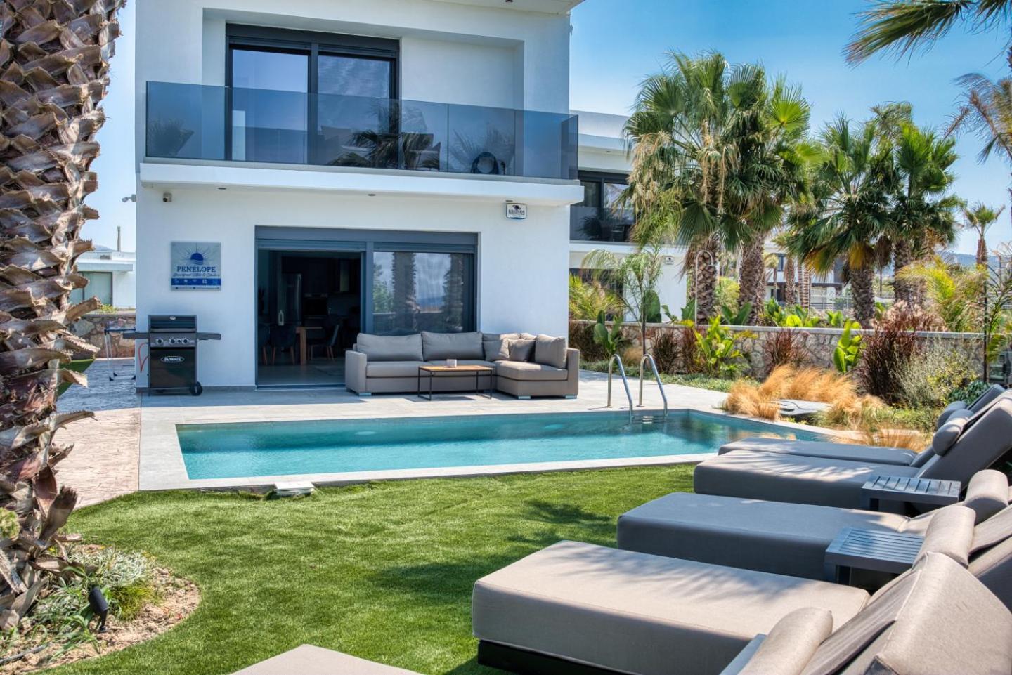 Penelope Beachfront Villa Kremasztí Kültér fotó